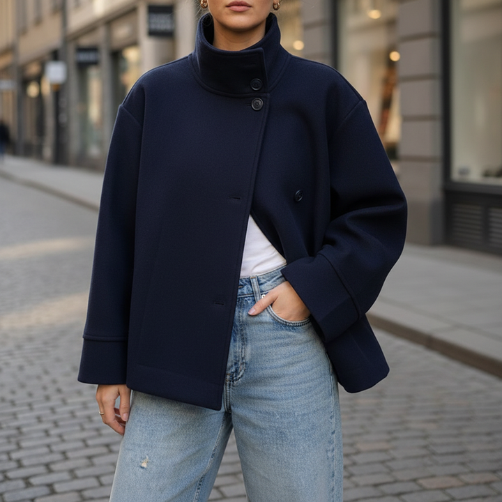 Elegancka damska kurtka przejściowa Audrey, krótka i modna. Idealna na jesień, wygodna do casualowych stylizacji.