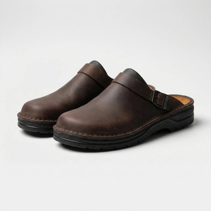 Sandały męskie ortopedyczne w stylu vintage. Zamknięte buty zapewniające wygodę i wsparcie na co dzień.