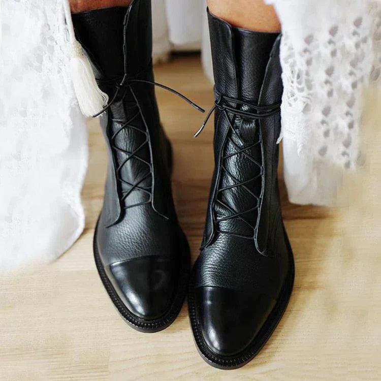Stylowe damskie botki Alina vintage na obcasie. Antypoślizgowe, idealne na chłodne dni, wygodne i modne.