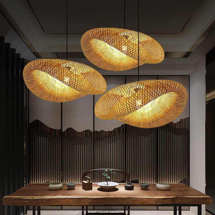 Wisząca lampa bambusowa boho, ręcznie robiona. Naturalne, ekologiczne oświetlenie sufitowe do wnętrz w stylu boho.