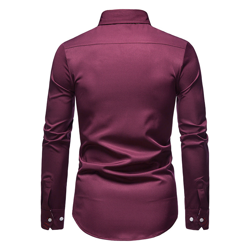 Męska koszula slim fit z modnym wzorem paisley, widoczna z boku. Stylowa, elegancka i komfortowa.