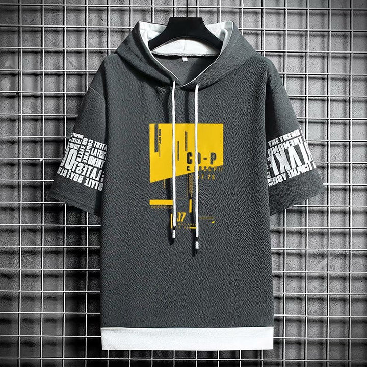 Stylowa bluza męska z kapturem i krótkim rękawem, z nadrukiem graffiti. Przewiewna i modna na lato.