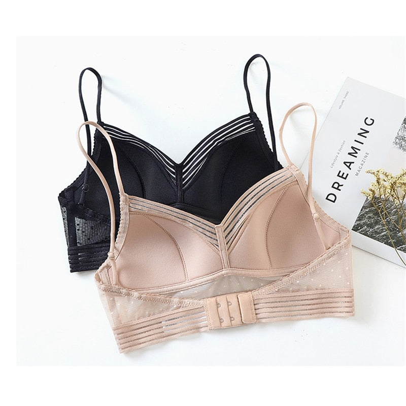 Komfortowy damski biustonosz bralette z odkrytymi plecami, idealny na co dzień.
