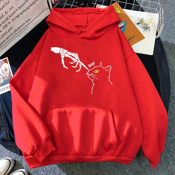 Bluza z kotkiem dla mężczyzn, streetwearowy look, komfortowa i ciepła, z kapturem.