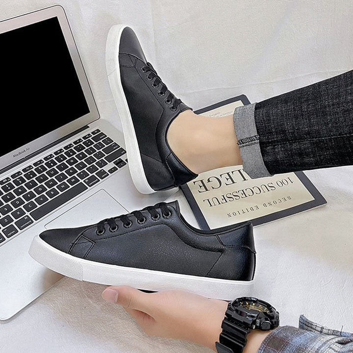 Męskie buty Jonas, wsuwane loafersy ze skóry. Uniwersalne i wygodne do różnorodnych stylizacji.