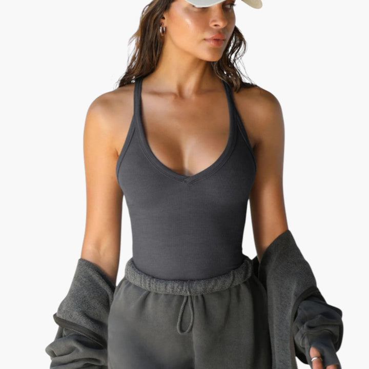 Modny top damski prążkowany, dekolt V, racerback, idealny na lato, styl casual.