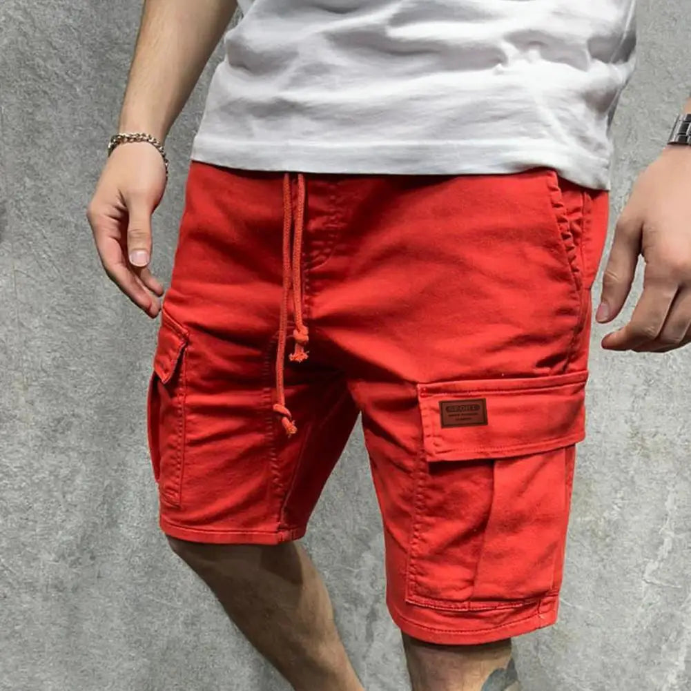 Męskie szorty Théo w kolorze khaki, model cargo. Wygodne, letnie spodenki męskie z kieszeniami, idealne do stylu casual.
