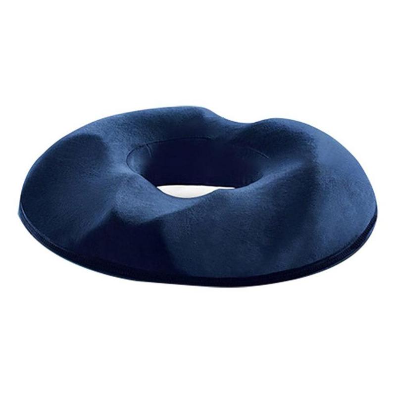 Ergonomiczna poduszka z pianki memory, zapewnia ulgę dla kości ogonowej i komfort siedzenia.