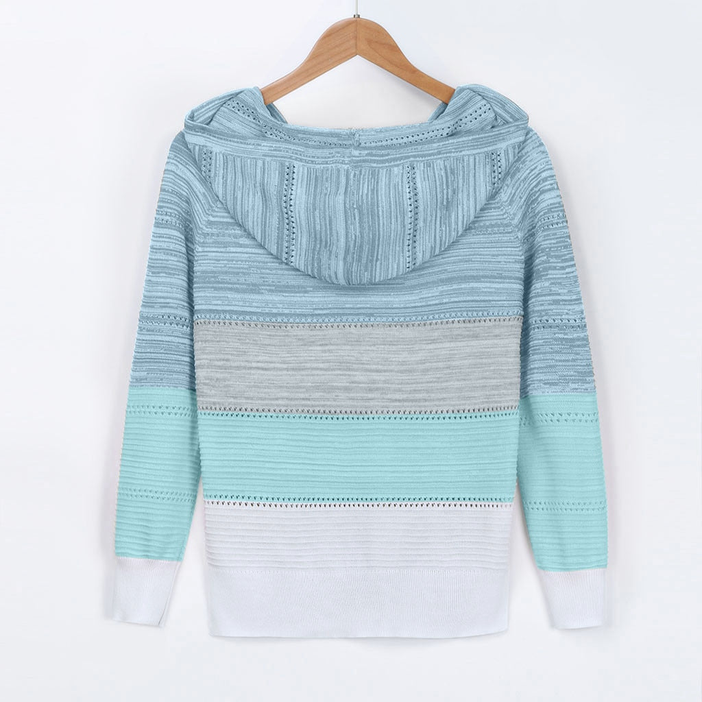 Stylowa damska bluza-sweter ombre z kapturem, płynne przejście kolorów, casualowy styl i wygoda.
