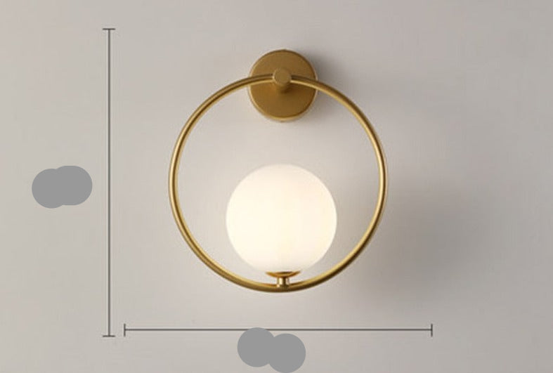 Minimalistyczna lampa ścienna LED, złota, oświetlenie i dekoracja wnętrz, do salonu.