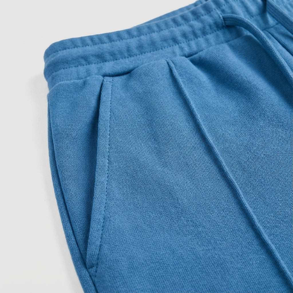 Wygodny męski dres jogger Cody slim fit. Nowoczesny komplet bluzy i spodni dresowych, idealny do aktywności.
