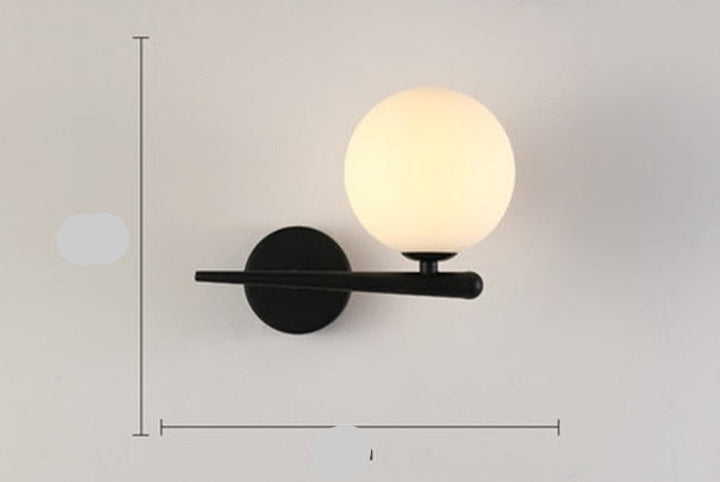 Skandynawska lampa LED, czarna, do nowoczesnego wystroju domu, montowana na ścianie.
