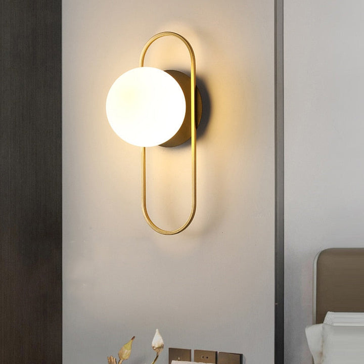 Elegancka lampa ścienna LED, minimalistyczna, czarna, do sypialni i przedpokoju.