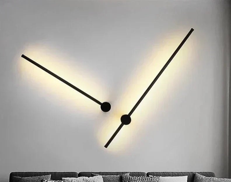 Oświetlenie LED ścienne, czarne, minimalistyczne, idealne do sypialni.