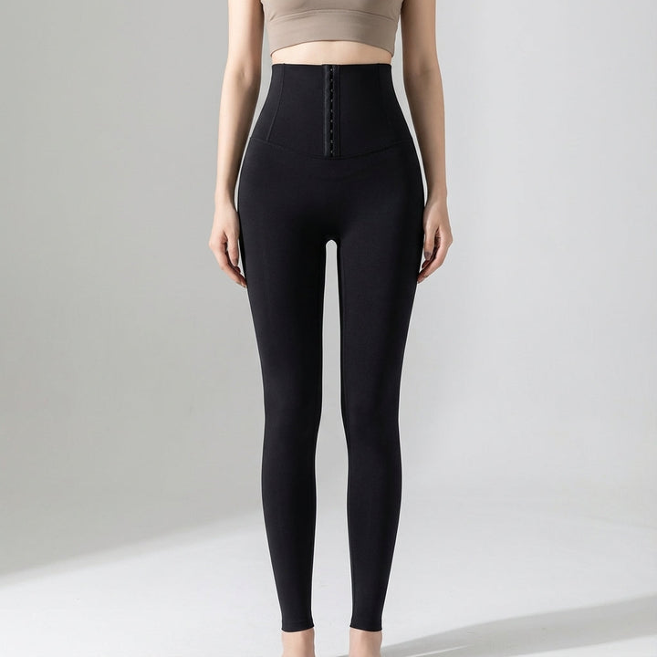 Szare elastyczne legginsy damskie Abigail modelujące sylwetkę, wygodne i sportowe.