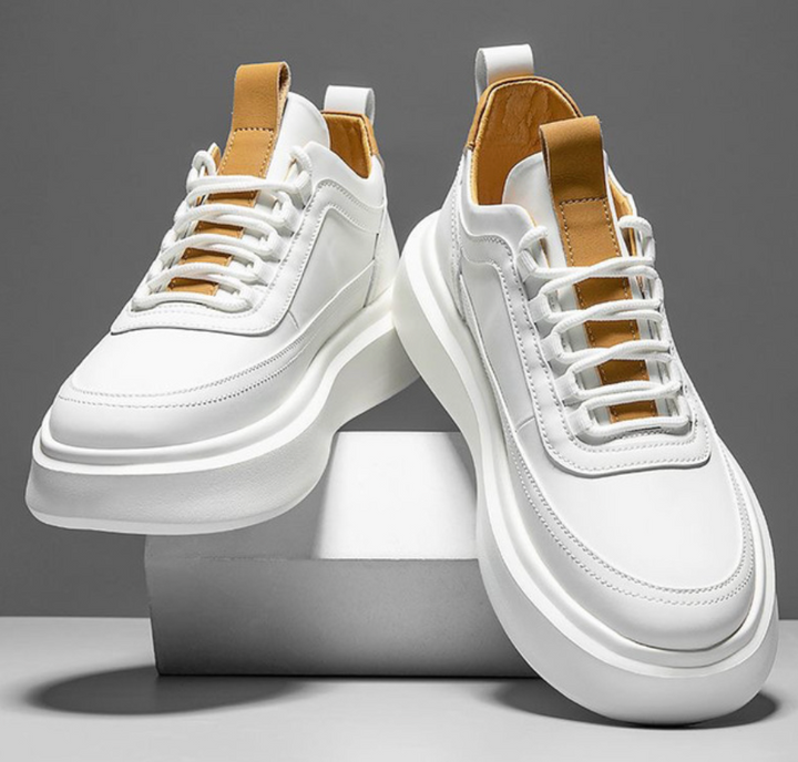 Nowe męskie sneakersy. Komfortowe, uniwersalne obuwie codzienne w stylowej biało-brązowej kolorystyce. Idealne na miasto.