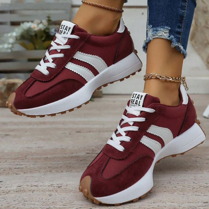 Stylowe sneakersy damskie z ergonomicznym designem i wsparciem łuku stopy.