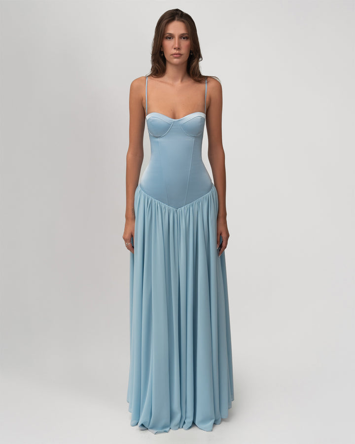 Delikatnie różowa sukienka maxi, gorsetowa, elegancka na ślub.