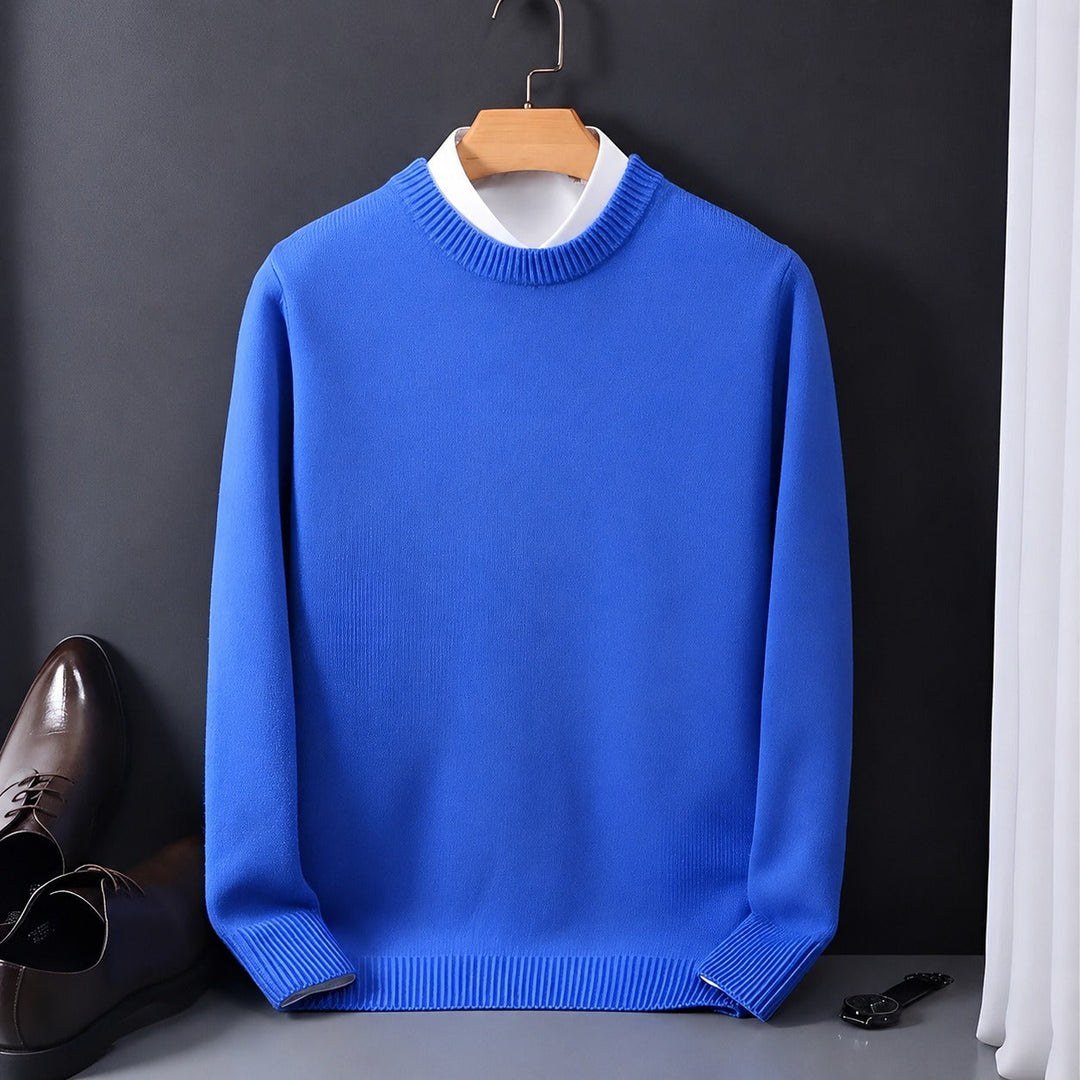 Komfortowy, casualowy sweter męski dzianinowy. Idealny pulower na co dzień i zimowe stylizacje. Moda męska.