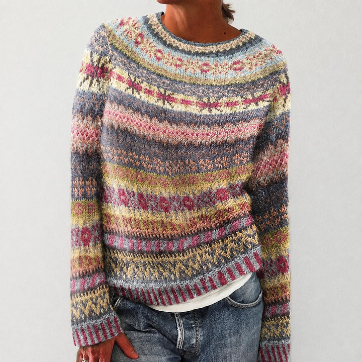 Stylowy damski sweter casualowy z długim rękawem. Wygodny i modny wybór na jesień oraz zimę. Idealny na co dzień.