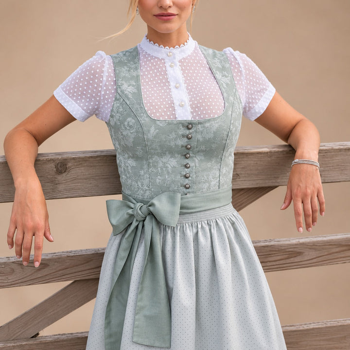 Klasyczna sukienka Dirndl na Oktoberfest z ozdobną kokardą. Tradycyjny strój bawarski, sukienka midi damska.
