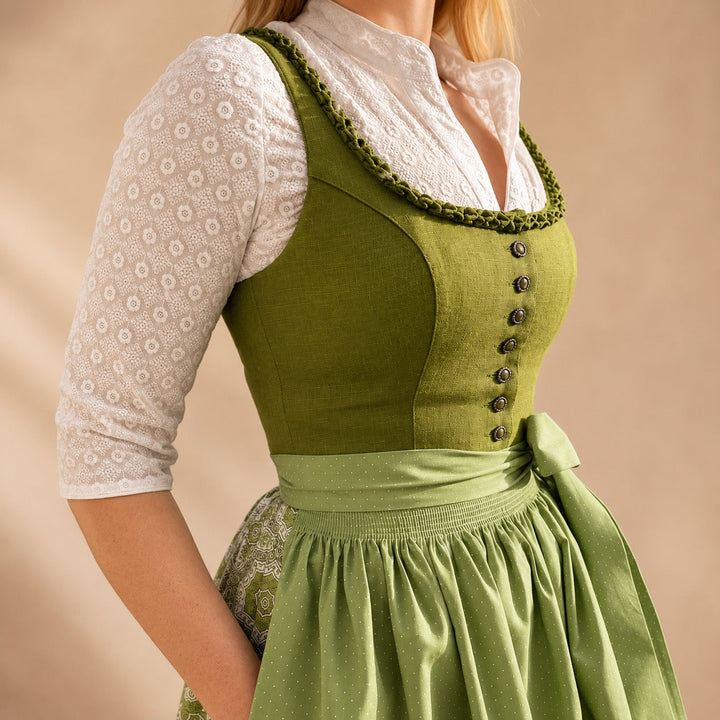 Sukienka Dirndl na Oktoberfest z kokardą. Tradycyjny bawarski strój ludowy dla kobiet. Klasyczna sukienka.