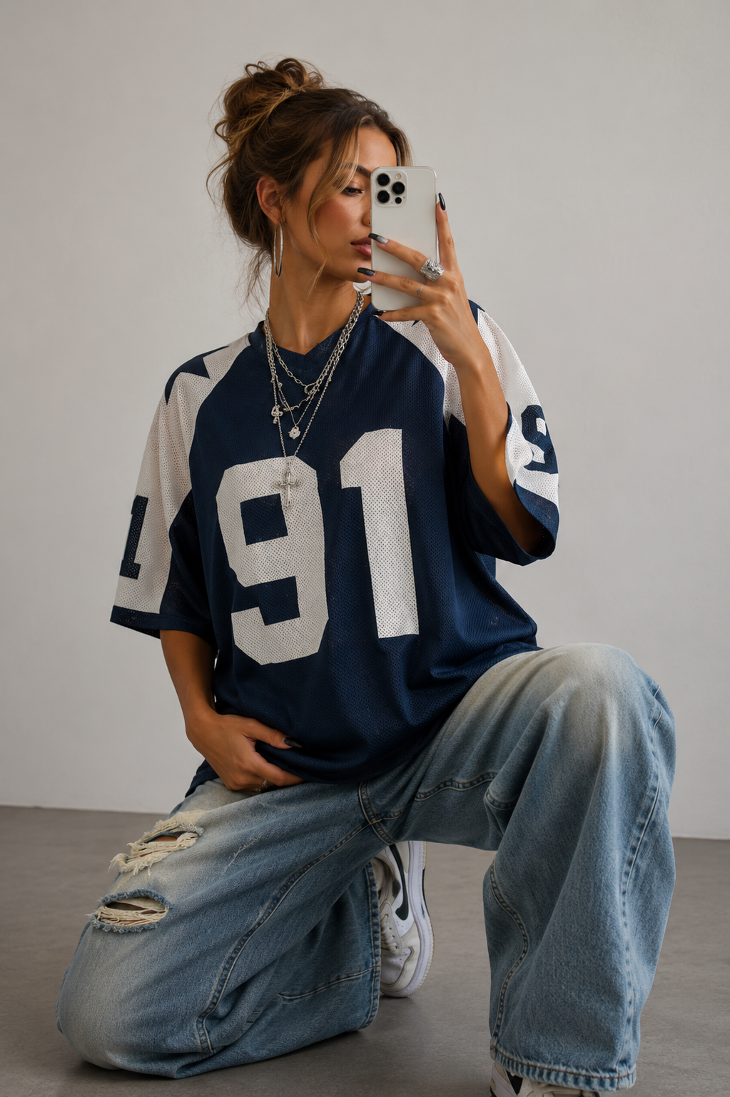 Damska koszulka oversized sportowa Y2K z numerycznym nadrukiem, modna i luźna, idealna na letni streetwear.