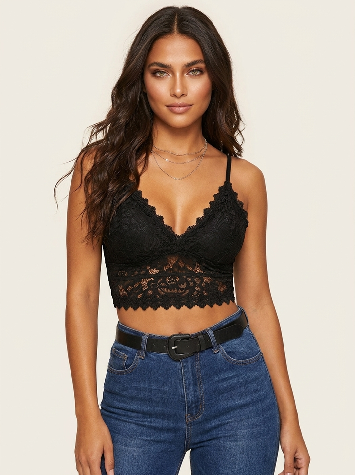 Różowy koronkowy top dla kobiet, crop top, z regulowanymi ramiączkami. Przewiewny.