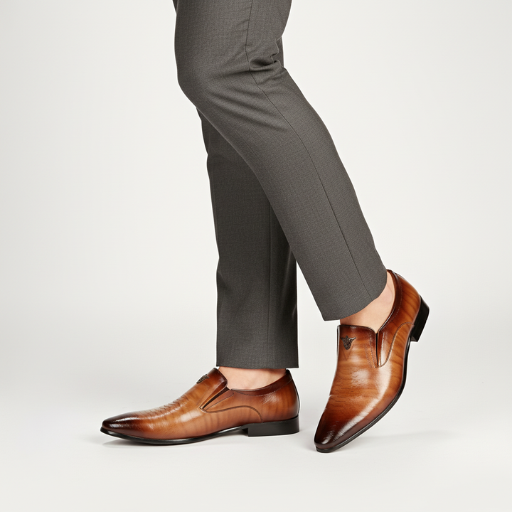 Męskie buty eleganckie Ricardo. Całoroczne, wygodne obuwie formalne z PU, idealne do pracy i na specjalne okazje.