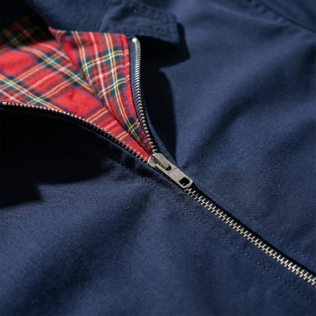 Kultowa męska kurtka Harrington. Modna i wytrzymała, idealna na każdą pogodę w brytyjskim stylu casual.