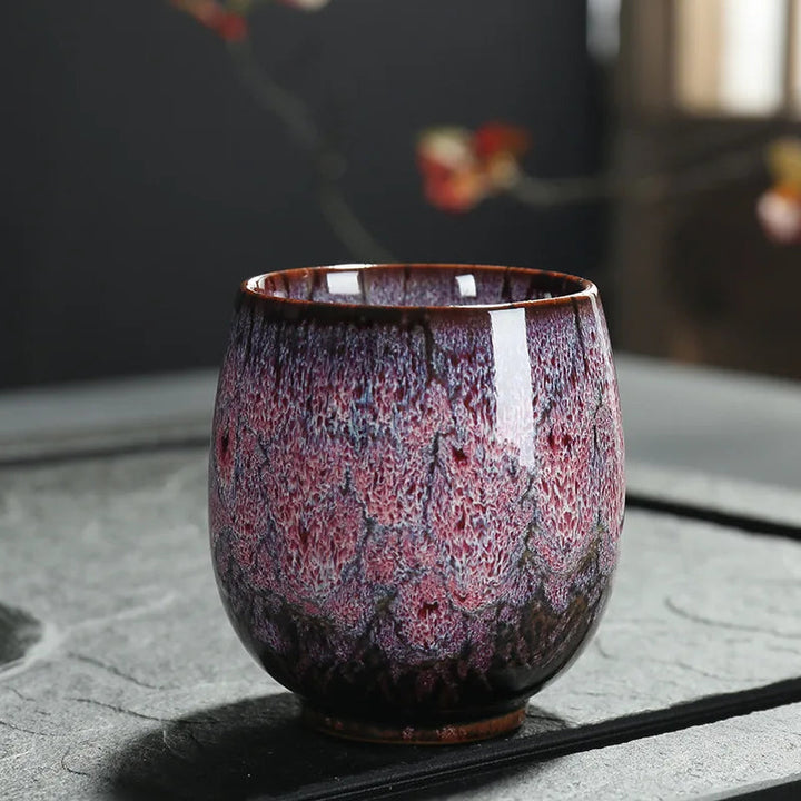 Elegancki kubek ceramiczny Kōkei 150ml do herbaty, z ręcznie malowanym wzorem. Idealny na prezent.