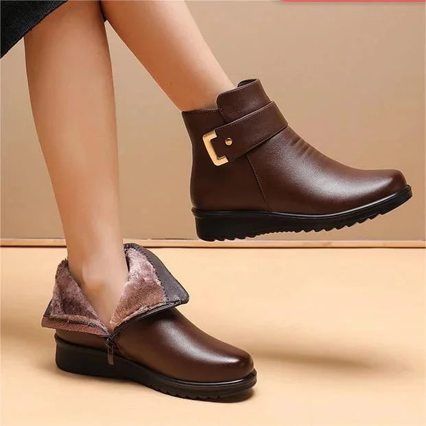 Eleganckie damskie buty ortopedyczne z metalową klamrą. Wygodne obuwie w kolorze brązowym na co dzień.