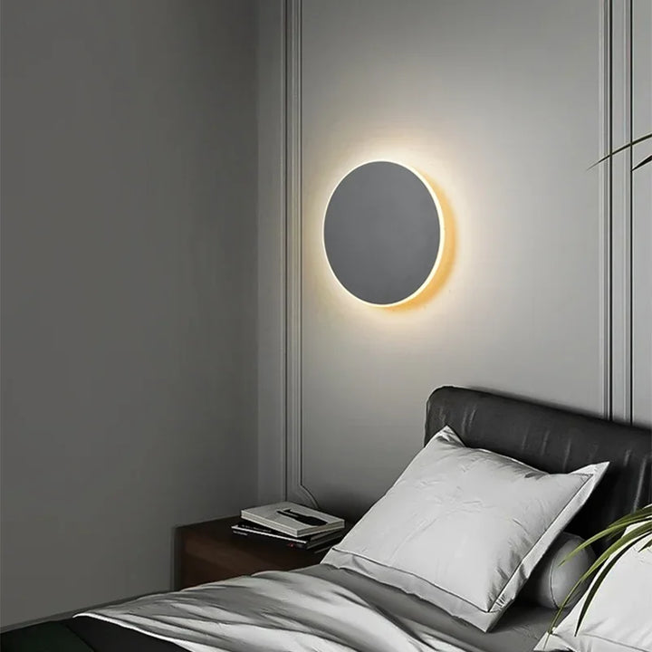 Lampa ścienna LED kulista, nowoczesna z efektem połysku. Energooszczędne oświetlenie do modnych wnętrz.