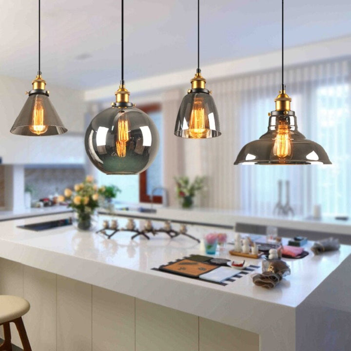 Elegancka lampa Art Déco ze szkłem bursztynowym i szarym. Metalowa oprawa. Oświetlenie sufitowe w stylu vintage.