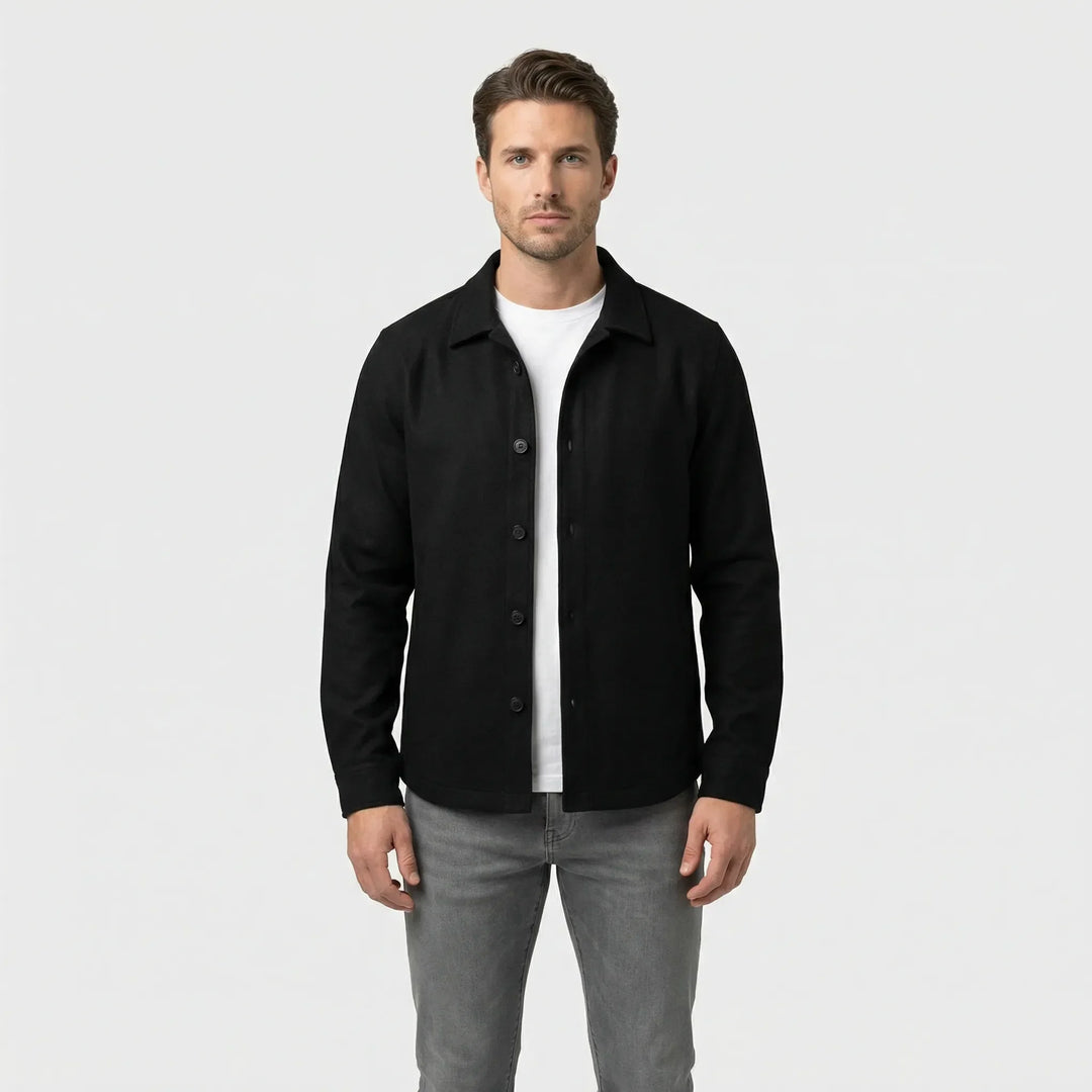Stylowy męski overshirt Pablo, luźny krój, długi rękaw i praktyczne kieszenie. Komfortowa moda męska.