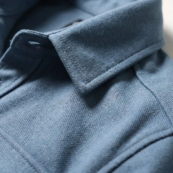 Wszechstronny męski overshirt Pablo z praktycznymi kieszeniami na piersi, swobodny krój. Idealny casual.