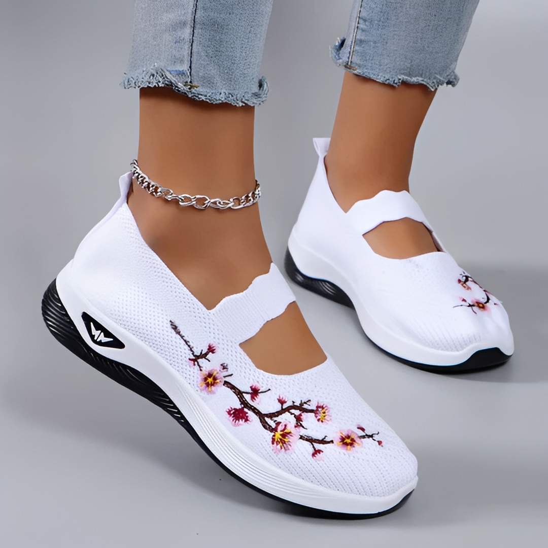 Modne, kolorowe buty damskie na co dzień. Wygodne i lekkie obuwie, idealne na letnie spacery i stylizacje.