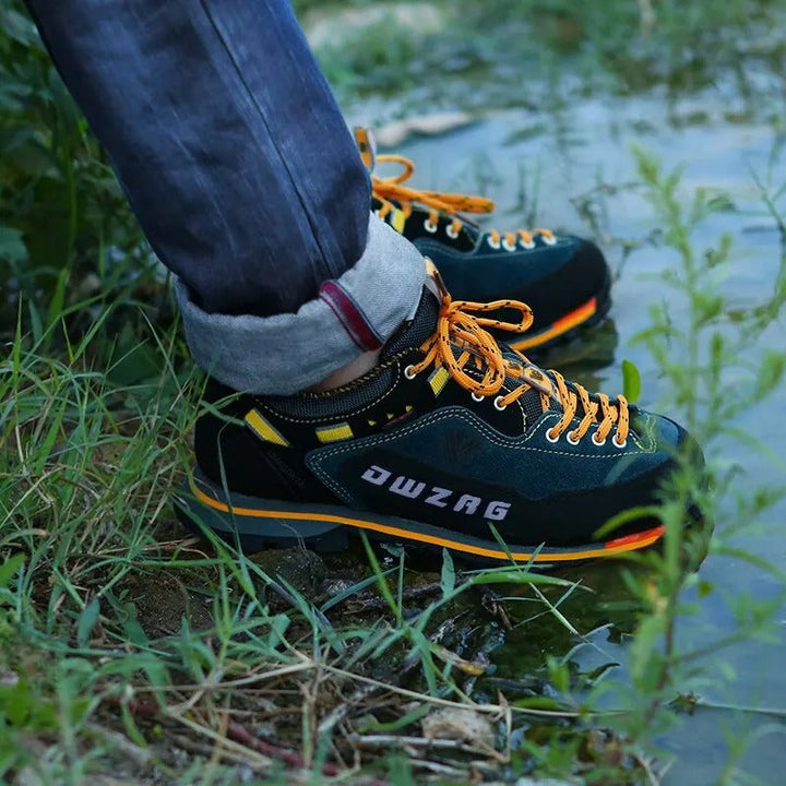 Solidne męskie buty outdoorowe Brad, sznurowane, oferujące wsparcie i wytrzymałość w terenie.