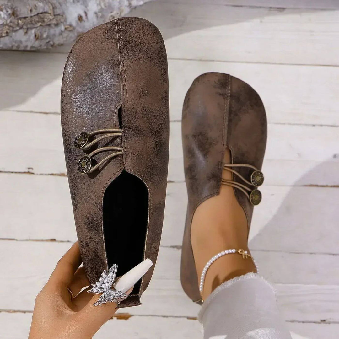 Damskie buty casualowe. Wygodne i uniwersalne loafersy, idealne na co dzień i weekendowe aktywności.