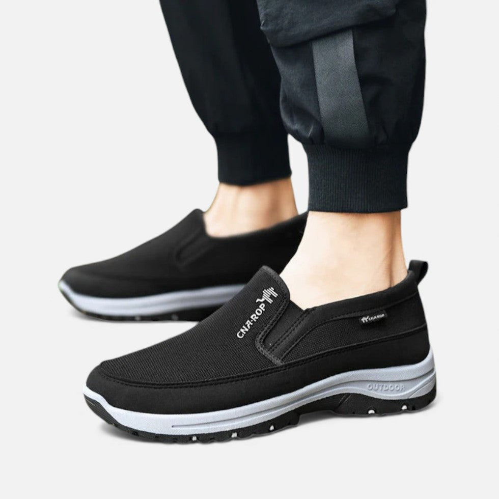 Wygodne męskie buty slip-on, bez sznurowania, lekkie i elastyczne na lato i wiosnę.