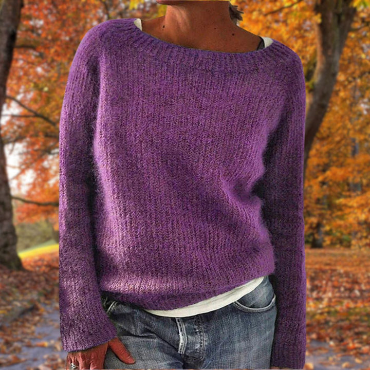 Wygodny sweter damski oversize, doskonały na chłodne dni. Idealny dla eleganckiego komfortu.