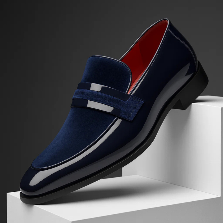 Lakierowane męskie mokasyny wizytowe. Eleganckie buty slip-on do garnituru, idealne na formalne okazje.