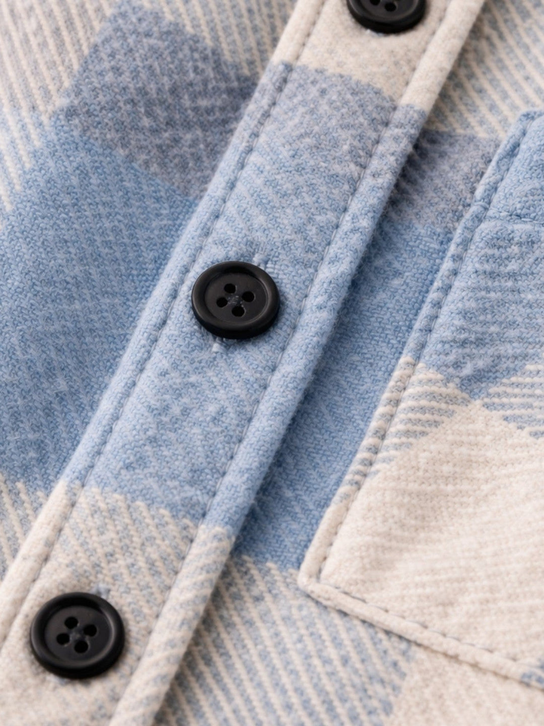 Męski overshirt w kratę z długim rękawem, flanelowy, idealny do stylizacji warstwowych na jesień i zimę.