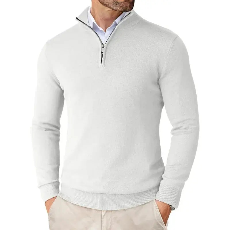 Komfortowy sweter męski z półzamkiem, doskonały do codziennych i casualowych outfitów.