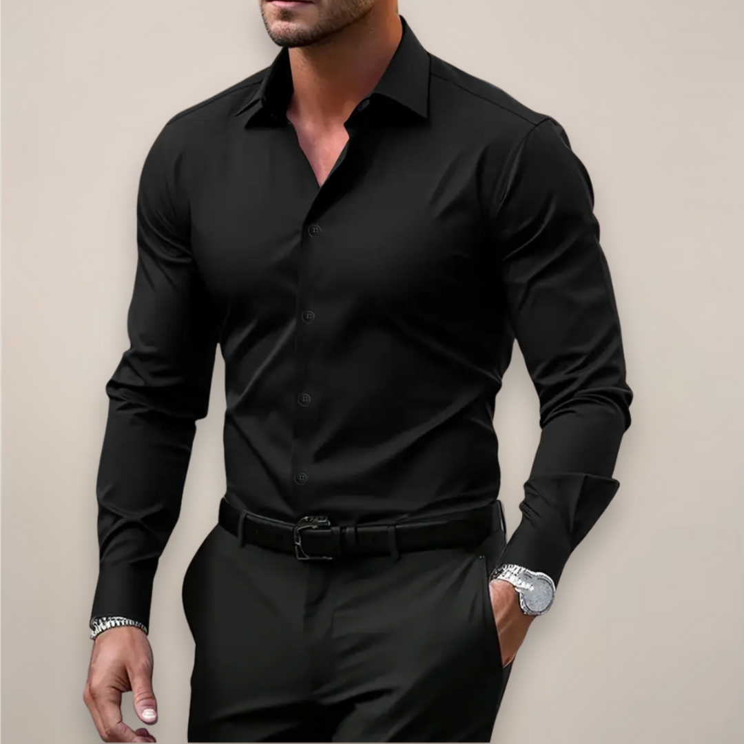 Wygodna koszula męska slim fit, jasnoniebieska, na lato. Elegancki casualowy styl. Modna.