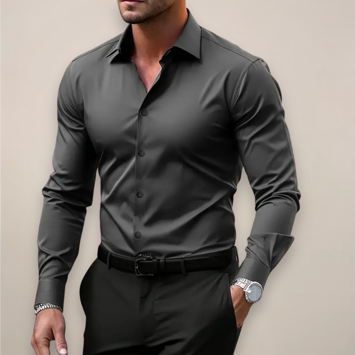 Męska koszula slim fit, elegancka i dopasowana. Idealna do pracy i na casualowe wyjścia.