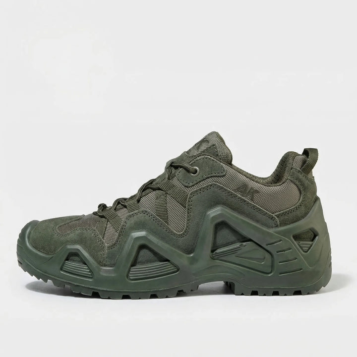 Zielone męskie buty taktyczne outdoorowe, sznurowane, idealne do pieszych wędrówek.