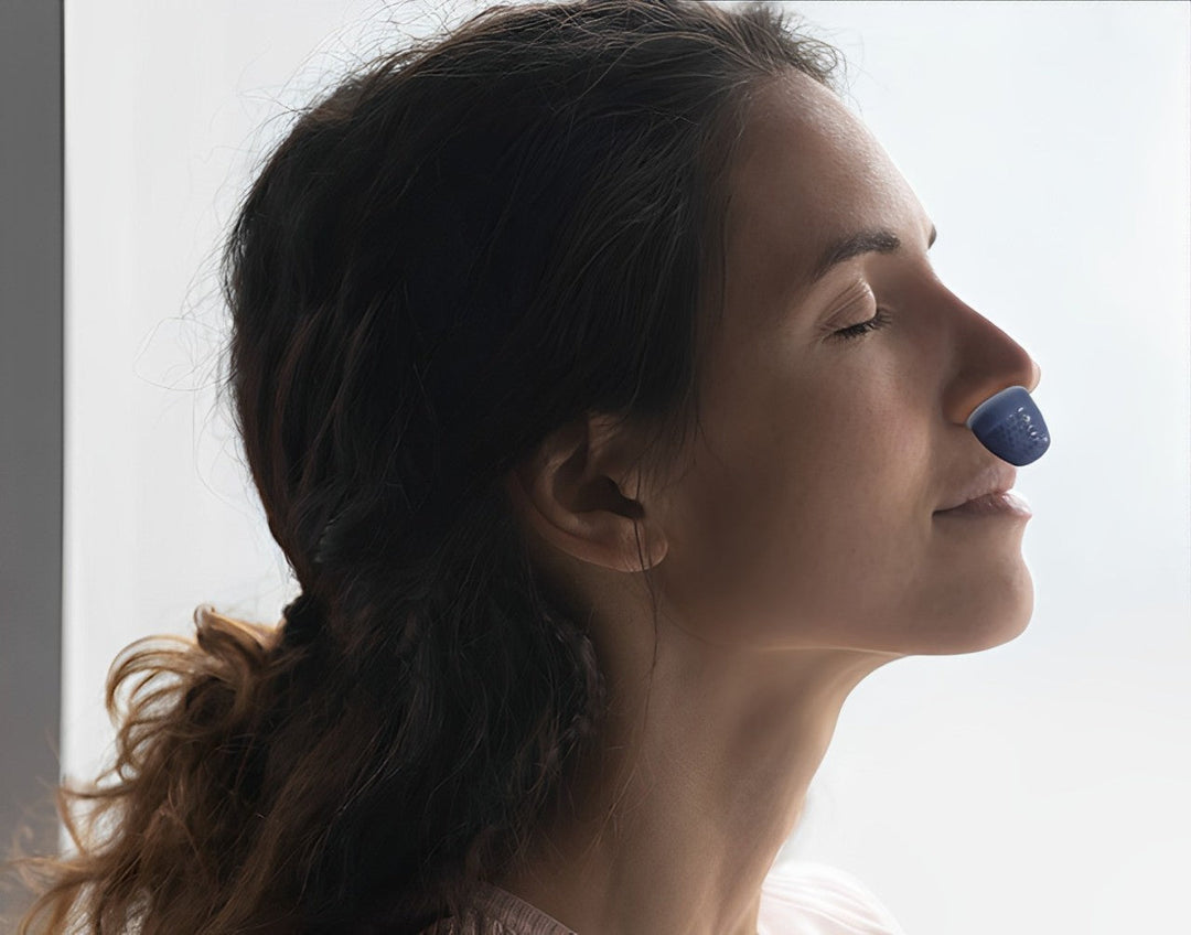 Nowoczesny mikro aparat CPAP. Skuteczne rozwiązanie na bezdech senny i chrapanie dla dorosłych, poprawiające zdrowie.