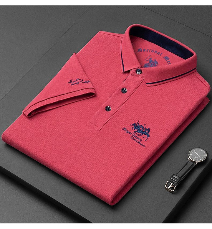 Stylowa męska koszulka polo z krótkim rękawem, idealna do letnich outfitów. Łączy elegancję z komfortem.