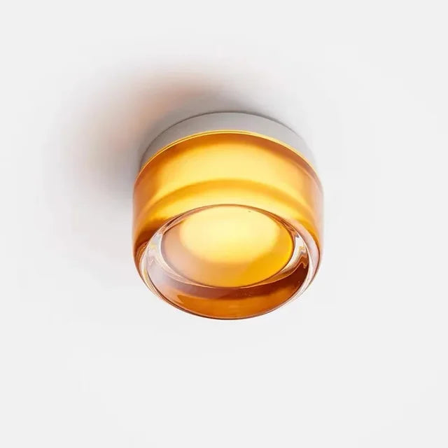 Metalowa lampa ścienna LED z minimalistycznym designem. Okrągła, idealna do sypialni.